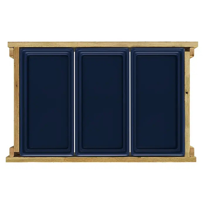T & J Hochbeet Herlev - 108 x 64 x 80 cm, Holz, Beige - Holzrahmen mit drei dunkelblauen rechteckigen Kunststoffwannen.
