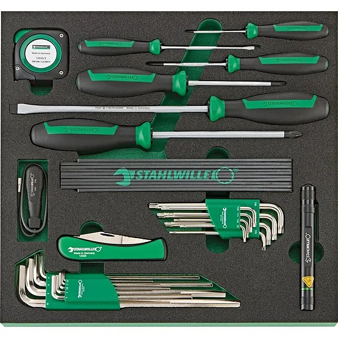 Stahlwille Werkzeugkoffer TCS 821/6 - 157 -tlg. - Stahlwille schwarz-grünes Werkzeugset mit Schraubendrehern, Messwerkzeugen, Inbus-/Torx-Schlüsseln, Taschenmesser und Taschenlampe, in schwarzer Schaumstoffeinlage.