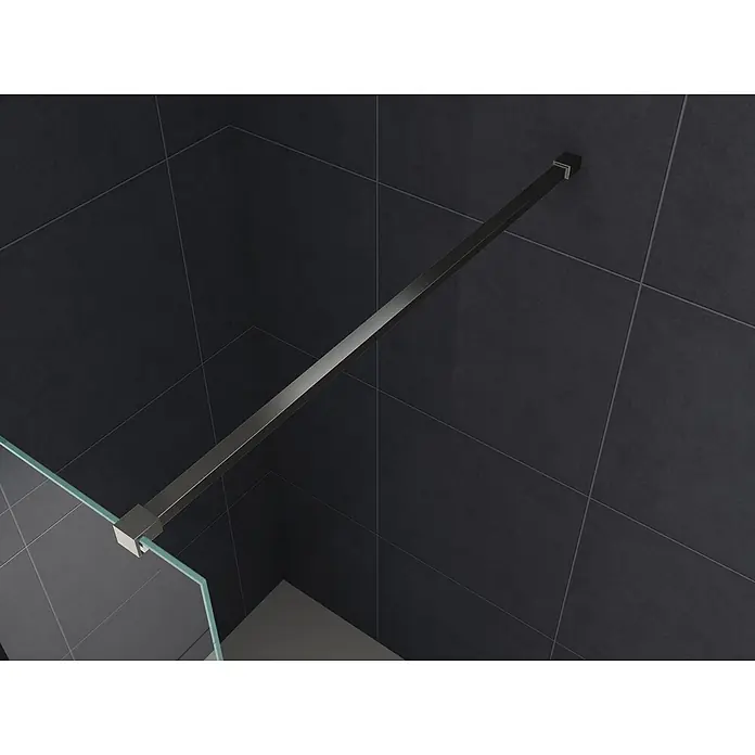 Glasdeals Duschwand Walk-In Duschwand 8 mm Glas TIPO schwarz 80 x 200 cm - B x H: 80 x 200 cm, Beschichtet, Schwarz - Anthrazitfarbene Duschstabilisierungsstange, die eine Glasduschwand an einer dunkel gefliesten Wand befestigt.