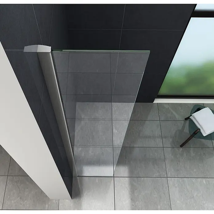 Glasdeals Duschwand Walk-In Duschwand 10 mm Glas AQUOS-MINI 30 x 200 cm - B x H: 30 x 200 cm, Beschichtet, Chrom - Klarglas-Duschwand mit hellgrauem Wandprofil, in einem modern gefliesten Badezimmer.