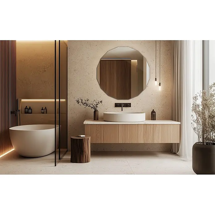 Tulup Wandspiegel - 58,7 x 58 cm - Modernes Bad mit freistehender weißer Wanne, Holzwaschtisch mit weißem Aufsatzwaschbecken und achteckigem Spiegel. Warme Naturmaterialien.