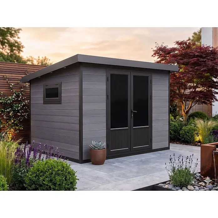 Fjordholz Gartenhaus Style DeLuxe 8,4 m² in moderner Holzoptik - Außenmaß inkl. Dachüberstand (B x T): 323,5 x 327 cm, Aluminium, Anthrazit/grau - Moderner grauer Gartenhaus mit dunklen Akzenten, Doppeltüren und Fenster, auf einer Terrasse im Garten.