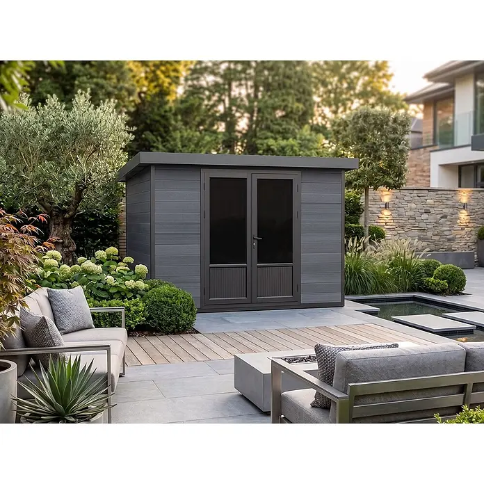 Fjordholz Gartenhaus Style DeLuxe 8,4 m² in moderner Holzoptik - Außenmaß inkl. Dachüberstand (B x T): 323,5 x 327 cm, Aluminium, Anthrazit/grau - Moderner, dunkelgrauer Gartenhaus mit horizontaler Verkleidung und Doppeltüren in einem zeitgenössischen Garten.