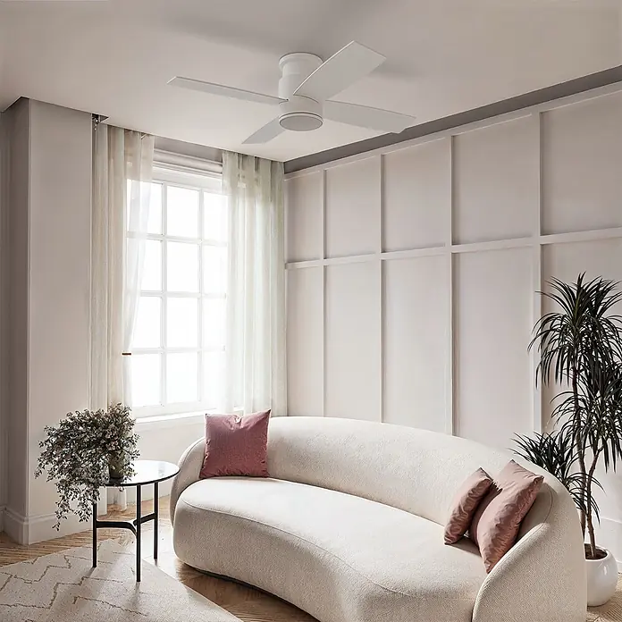 Sulion Ventilador de techo Taro - Blanco, 106 cm, 2 W - 37 W, Blanco frío - Ventilador de techo blanco con cuatro aspas montado en el techo de una sala de estar, para refrigeración y circulación de aire.