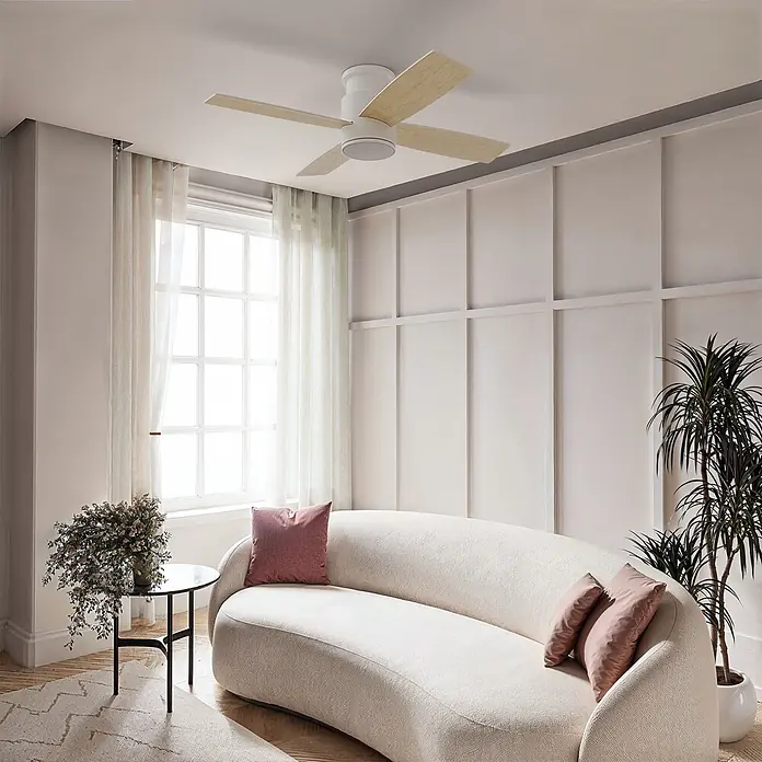 Sulion Ventilador de techo Taro - Blanco, 106 cm, 2 W - 37 W, Blanco frío - Ventilador de techo blanco con aspas de imitación madera clara, montado a ras de techo en un salón moderno.