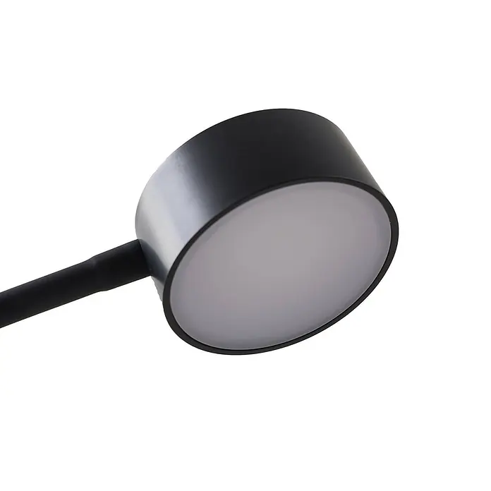 Lindby Stehleuchte Maori - schwarz, schwarz - Schwarze zylindrische LED-Leuchte mit weißem Diffusor an einem Arm.