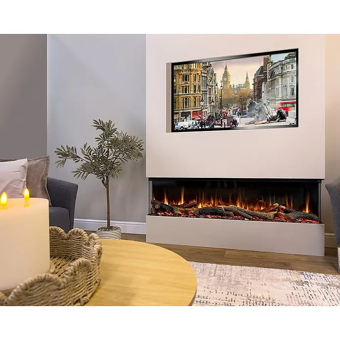 Charlton & Jenrick Chimenea eléctrica GO ECO MW 150 - Negro, 150 cm, 1.500 W - Larga chimenea eléctrica gris claro con troncos artificiales y llamas brillantes, integrada en una unidad de pared bajo un televisor.