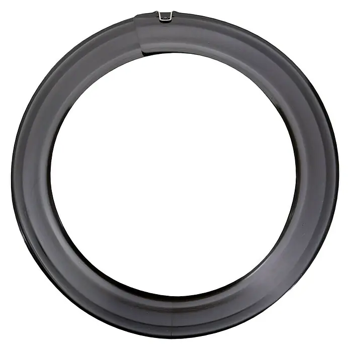 Firefix Ofenrohrrosette - Verstellbar: 100 mm - 135 mm, Pulverbeschichtet, Schwarz - Nahaufnahme eines schwarzen Ringlichts, das sich ideal für gleichmäßige Beleuchtung bei Fotos und Videos eignet. Es hat auch eine Halterung für eine einfache Befestigung.