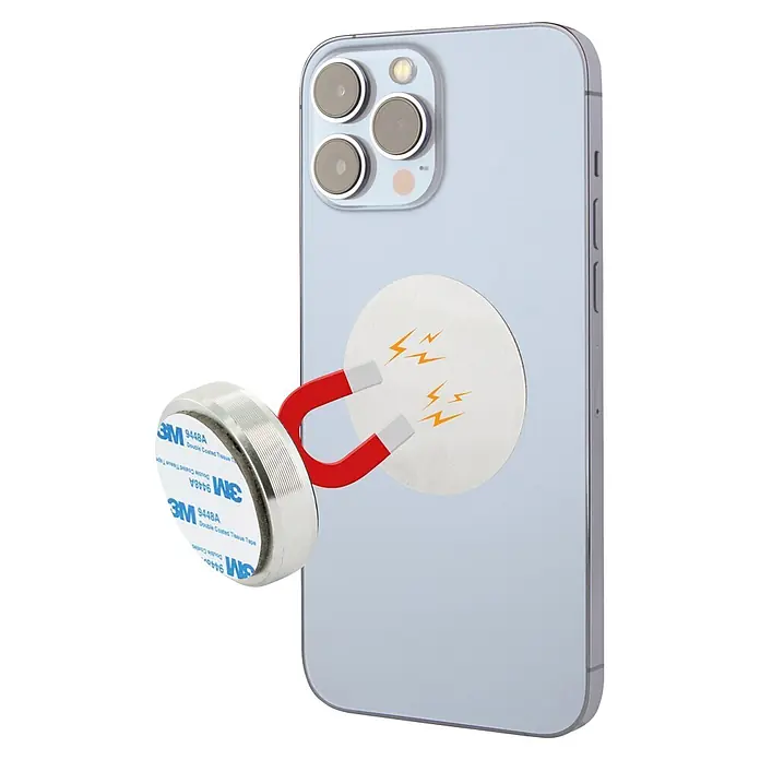 Schwaiger Handyhalter KFZ Magnet Set - Kunststoff, Silber - Helles blaues Handy mit Magnetpad auf der Rückseite, das einen roten Magneten anzieht. 3M doppelseitiges Klebeband zur Befestigung.