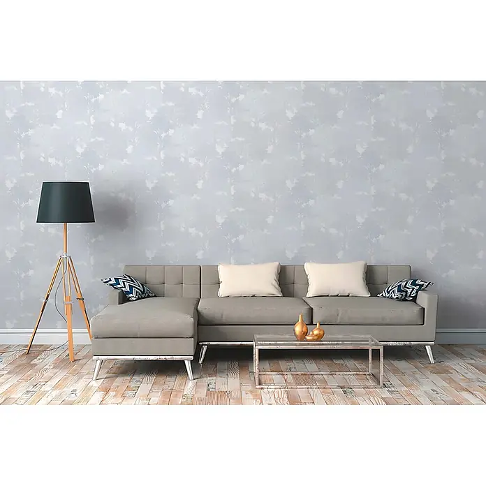Profhome Vliestapete Vliestapete Wald grau - 10.050 x 530 mm - Hellblaue Tapete mit subtilem, abstraktem weißem Muster in einem modernen Wohnzimmer.