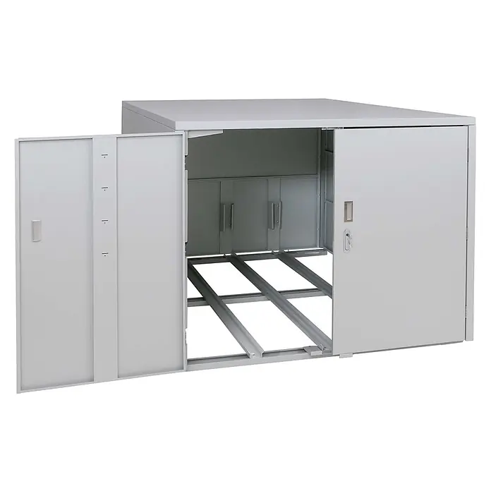 Proregal Fahrradgarage 3er abschließbar verzinkter Stahl - 208 x 148 x 124 cm, Grau - Grauer Metall-Aktenschrank mit Schiebetüren, teilweise offen, zeigt internen Rahmen für Hängeregister.