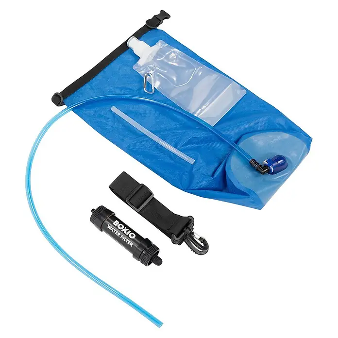 Boxio Wasserfilter Set - 5 -tlg. - Blaues tragbares Trinksystem mit Trockensack, Wasserfilter, Schlauch und klarem Behälter.