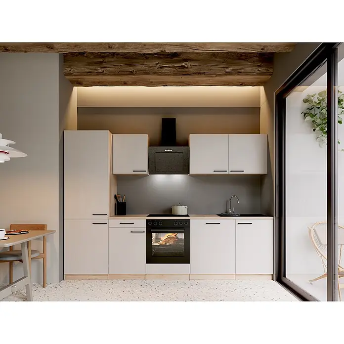 Respekta Küchenzeile Merle - Breite: 280 cm, Kaschmir, Mit Elektrogeräten - Moderne Küche mit hellen Schränken, Holztheke und schwarzen Geräten, inkl. Backofen mit Hähnchen. Ein großer Holzbalken ist darüber.