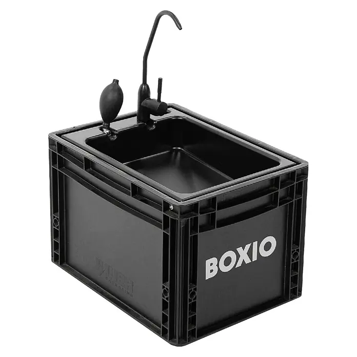 Boxio Campingwaschbecken Wash - 40 x 30 x 28 cm, 1 -tlg. - Schwarzes tragbares Spülbecken aus Kunststoff mit Pumpe und Wasserhahn, in einer Kiste. Perfekt für Camping.