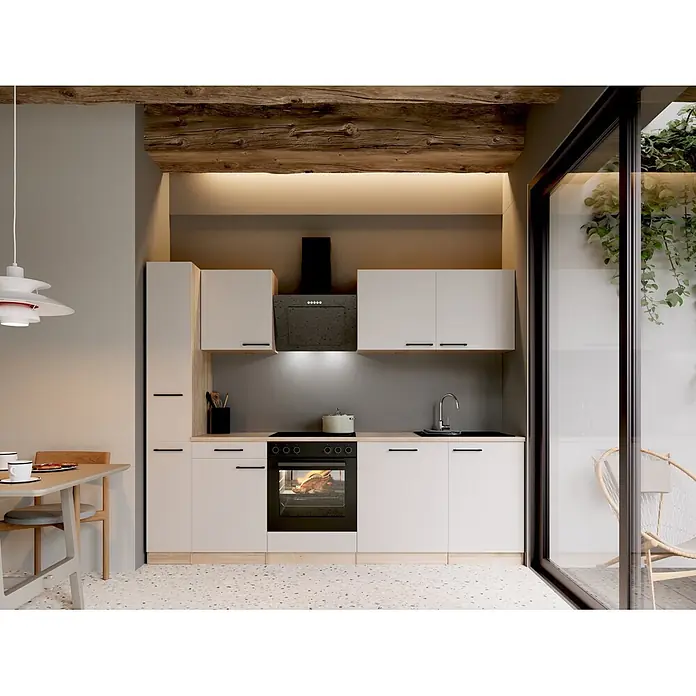 Respekta Küchenzeile Merle - Breite: 250 cm, Kaschmir, Mit Elektrogeräten - Moderne Küche mit weißen Schränken, Holz-Arbeitsplatten, integriertem Ofen, Kochfeld, Spüle und dunkler Dunstabzugshaube.