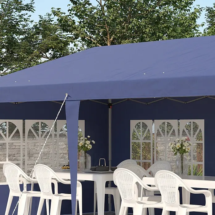 Outsunny Faltpavillon - B x T: 295 x 300 cm, Farbe Dach: Blau - Blaues Partyzelt im Freien mit weißen Tischen und Stühlen für eine Veranstaltung.