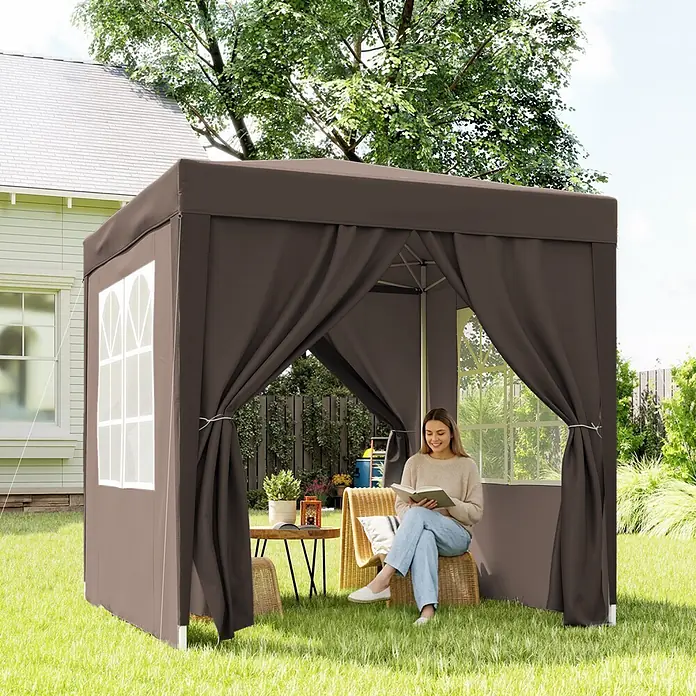 Outsunny Faltpavillon - B x T: 2 m x 200 cm, Farbe Dach: Braun - Braunes Outdoor-Pavillon mit Stoffdach und Vorhängen, das im Garten Schatten spendet.