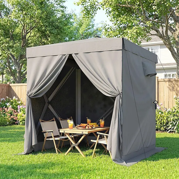 Outsunny Faltpavillon - Farbe Dach: Dunkelgrau - Graues Outdoor-Pavillon mit offenen Vorhängen, das einen Tisch und Stühle mit Speisen und Getränken im Inneren zeigt.