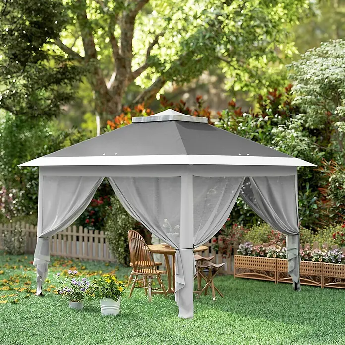 Outsunny Faltpavillon - Farbe Dach: Dunkelgrau - Grauer Gartenpavillon mit weißem Rand und transparenten Vorhängen, spendet Schatten.