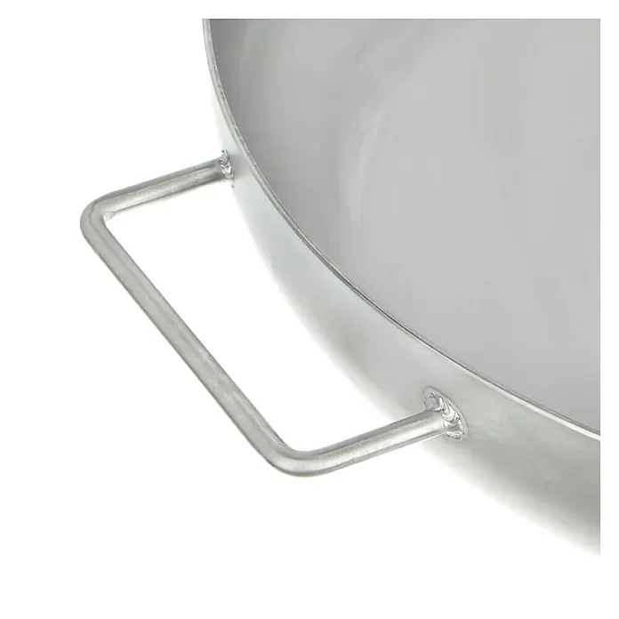 Buschbeck Feuerschale - 55 cm, Silber - Detailaufnahme einer Metall-Feuerstelle mit Griff, ideal für Outdoor-Enthusiasten. Robustes Design für langanhaltende Wärme und Gemütlichkeit.