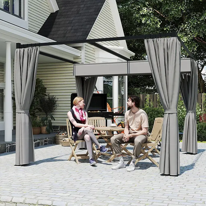 Outsunny Pergola - Farbe Gestell: Schwarz, Metall - Graue Outdoor-Pergola mit Vorhängen, die Schatten und Privatsphäre für einen Terrassenbereich mit zwei Personen bietet.