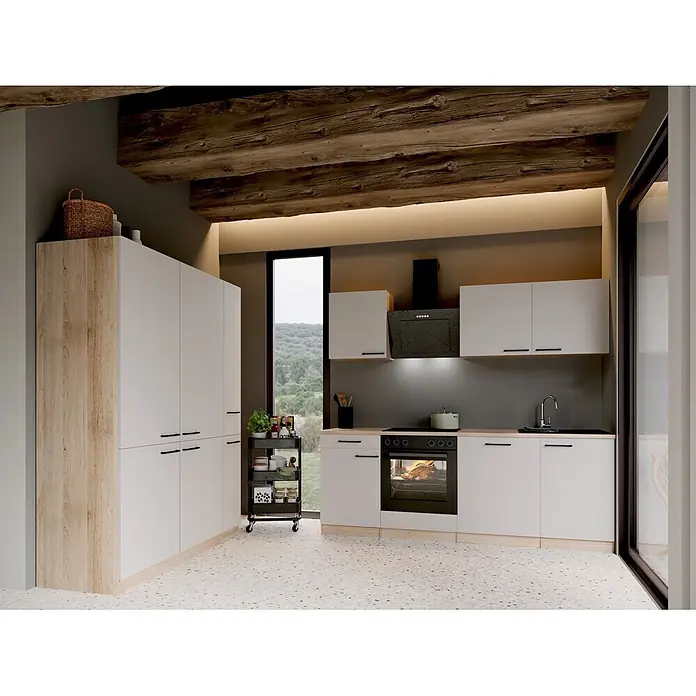 Respekta Küchenzeile Merle - Breite: 370 cm, Kaschmir, Mit Elektrogeräten - Moderne Küche mit weißen Schränken, hellen Holzdetails und dunkler Spritzschutzwand, inklusive Backofen und Spüle.