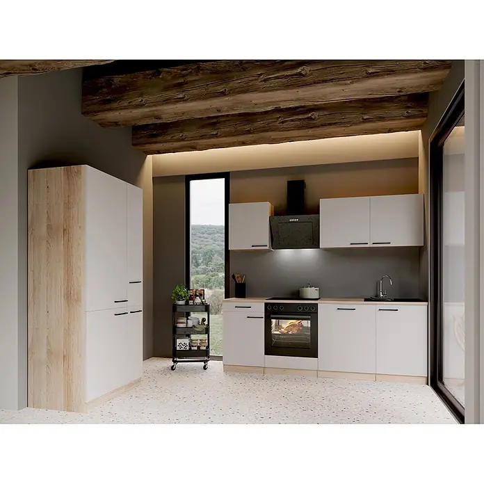 Respekta Küchenzeile Merle - Breite: 310 cm, Kaschmir, Mit Elektrogeräten - Moderne Küche mit weißen und hellen Holzschränken, dunklen Geräten und sichtbaren Deckenbalken aus Holz.