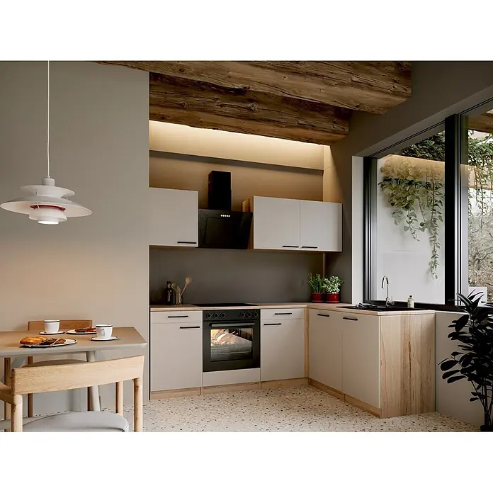 Respekta Winkelküche Merle - B x L: 220 x 172 cm, Kaschmir, Mit Elektrogeräten - Moderne Küche mit hellgrauen Schränken, Holz-Arbeitsplatten und einem Esstisch. Im Ofen gart Essen, auf dem Tisch steht Frühstück bereit.