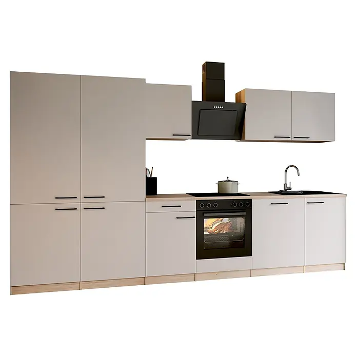 Respekta Küchenzeile Merle - Breite: 340 cm, Kaschmir, Mit Elektrogeräten - Moderne hellbeige Küchenzeile mit schwarzen Geräten, Holzarbeitsplatte und integriertem Backofen mit Brathähnchen, Kochfeld und Spüle.