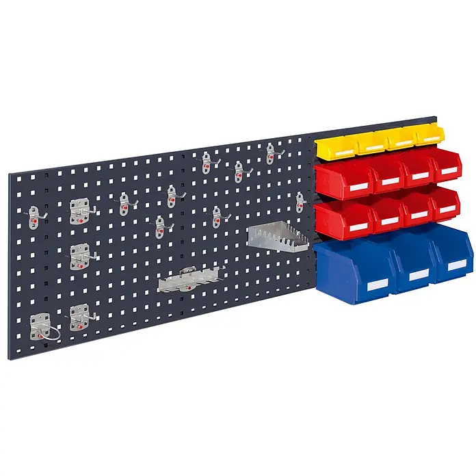 Kappes Aufbewahrungskiste - Stahl, Anthrazitgrau - Dunkelgraue Lochwand mit Metallhaken, Haltern und gelben, roten, blauen Kunststoffbehältern zur Werkzeug- und Teileorganisation.