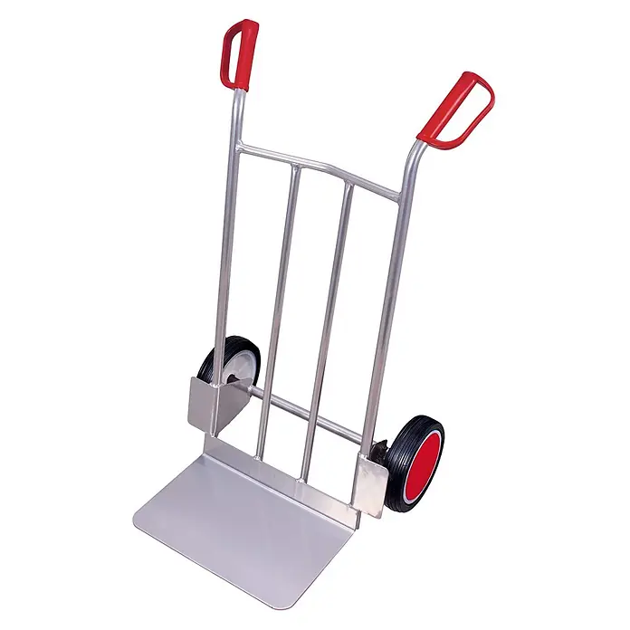 Variofit Sackkarre VARIOfit Aluminiumkarre 200 Traglast mit großer Schaufel Vollgummibereifung - Traglast: 200 kg - Sackkarre aus silbernem Metall mit roten Griffen und schwarzen Rädern.