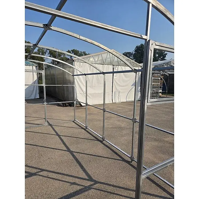 Garten Dream Gewächshaus Gabriela, 6mm Polycarbonat - 300 x 600 cm, 6 mm, Silber - Gerüst aus verzinktem Stahl für ein Zelt oder Gewächshaus. Zeigt silberne Metallstangen und Träger.