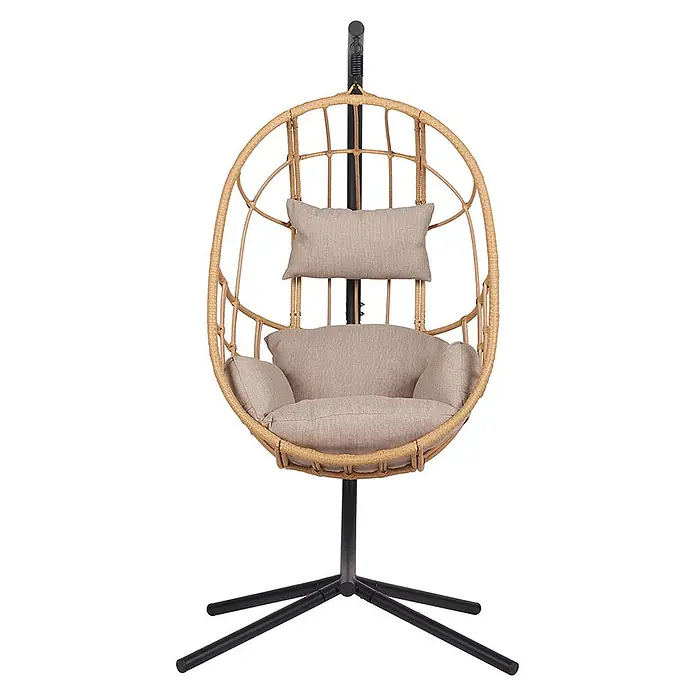 Ebuy24 Hängesessel Jerry - L x B x H: 128 x 128 x 190 cm, Natur - Naturalfarbener Rattan-Hängesessel mit beigen Kissen auf schwarzem Metallgestell.
