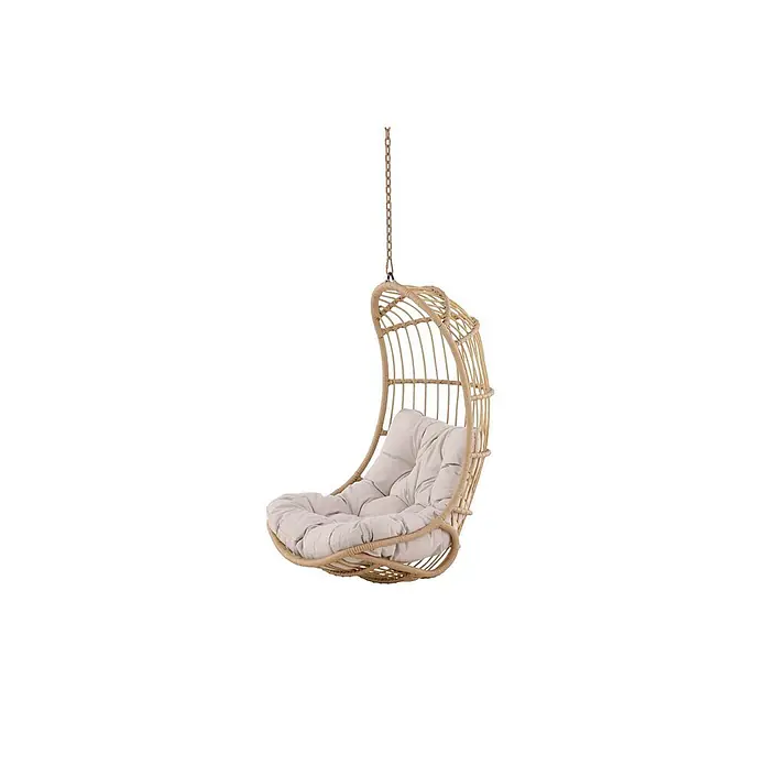Ebuy24 Hängesessel Pulau - L x B x H: 70 x 77 x 120 cm, Natur - Hängesessel aus natürlichem Rattan mit hellgrauem Kissen, an einer Kette aufgehängt.