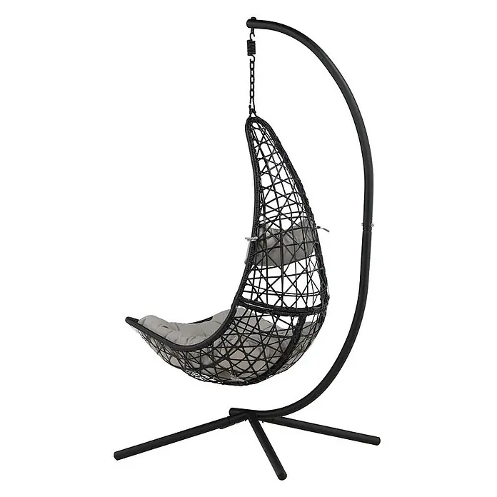 Ebuy24 Hängesessel Edinburgh - Polyester, Schwarz, Grau - Schwarzer Hängesessel aus Polyrattan mit grauen Kissen auf schwarzem Metallgestell.