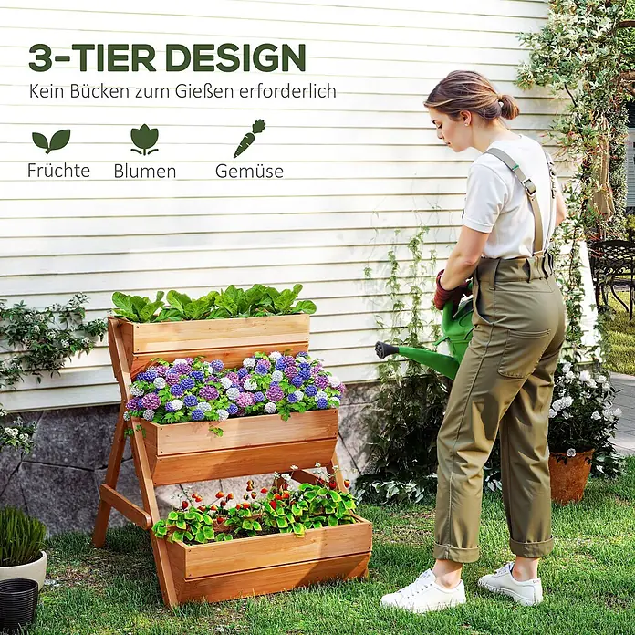 Outsunny Hochbeet - Holz, Braun - Eine Person gießt ein 3-stufiges Hochbeet aus Naturholz, das sich ideal für Obst, Blumen und Gemüse eignet.