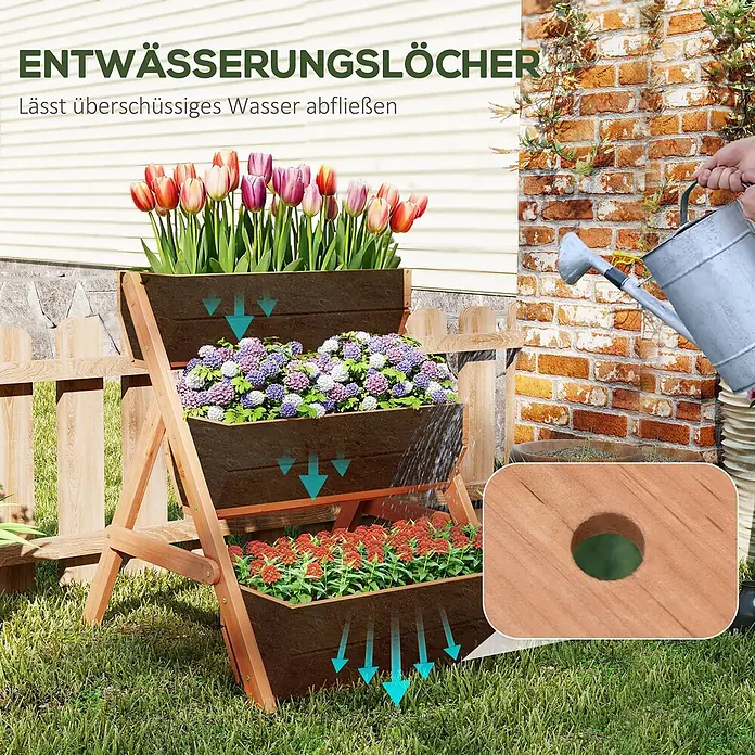 Outsunny Hochbeet - Holz, Braun - Gestufter Holzpflanzkasten mit Pflanzen, Entwässerungslöcher zeigen Wasserfluss durch jede Ebene. Eine Person gießt die oberste Ebene im Garten.