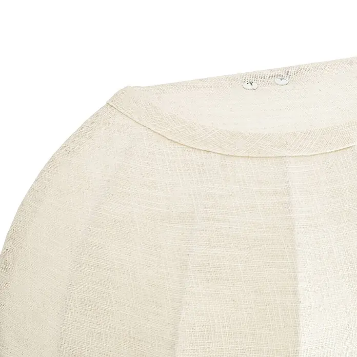 Lindby Wandleuchte innen in beige, holz, Wandlampe -  - Naturfarbener, leinenartiger Stoff mit abgerundeter Kante und zwei kleinen, runden, flachen Verschlüssen.