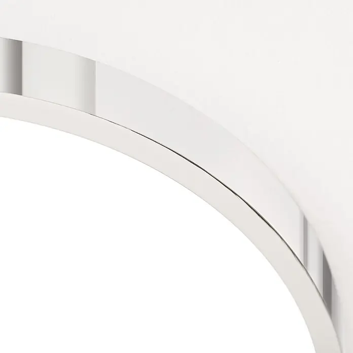 Orion Leuchten LED-Panel rund -  - Weiße Wölbung mit reflektierendem silberfarbenem Rand.