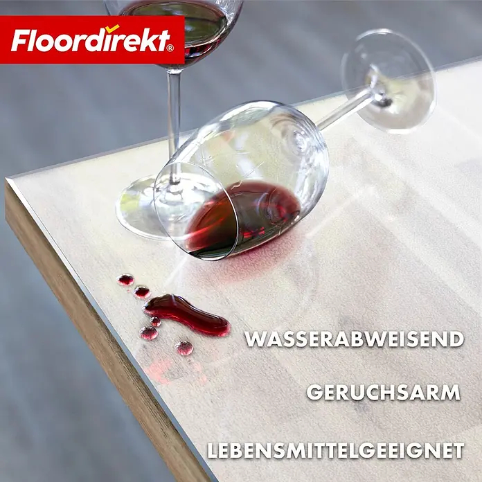 Floordirekt Tischbelag Schräge Kante - 200 x 100 cm, Milchig, Kunststoff - Floordirekt Oberfläche mit verschüttetem Rotwein, die wasserabweisende, geruchsarme, lebensmittelechte Eigenschaften zeigt.