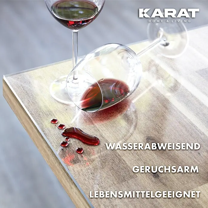 Karat Tischbelag Gerade Kante - 100 x 60 cm, Transparent, Kunststoff - Schutzfläche mit verschüttetem Rotwein, betont wasserabweisende, geruchsarme und lebensmittelechte Eigenschaften.