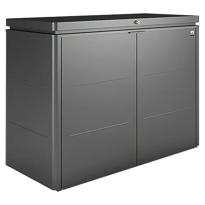 Biohort HighBoard Garten-Aufbewahrungsbox HighBoard 160 - L x B x H: 1,6 x 0,7 x 1,18 m, Dunkelgrau Metallic, Stahl - Bild eines modernen, anthrazitfarbenen Geräteschranks mit zwei Türen und horizontalen Zierlinien. Ideal für den Außenbereich.