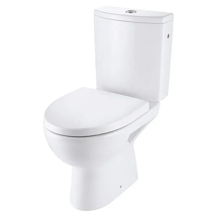 Stand-WC-Kombination Parva - Spülrandlos, Ohne Spezialglasur, Spülform: Tief, WC Abgang: Waagerecht, Weiß - Nahaufnahme einer weißen Toilette mit Spülkasten vor schwarzem Hintergrund.