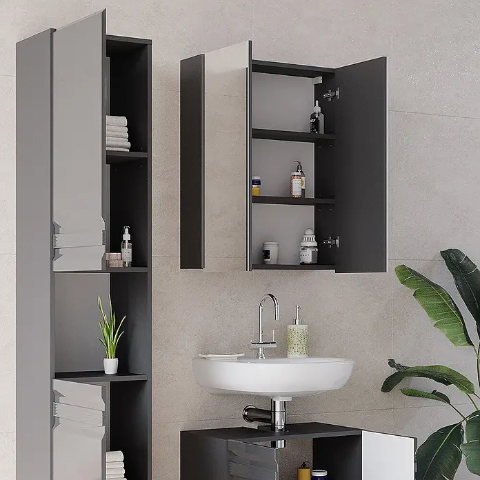 Vicco Badmöbel-Set Fredd Anthrazit Hochglanz 3 Teile, mit Hochschrank - Gesamtbreite Badmöbel: 96,4 cm, Anthrazit Hochglanz, Matt - Modernes Badezimmer mit eleganten grau-dunkelgrauen Schränken: einem Hochschrank und einem Wandschrank.
