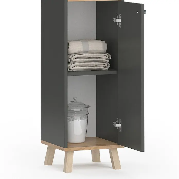 Vicco Badmöbel-Set Senyo Anthrazit 5 Teile - Gesamtbreite Badmöbel: 120 cm, Anthrazit, Matt - Hoher, dunkelgrauer Schrank mit hellem Holzsockel und Beinen, eine Tür offenbart Regale mit Handtüchern und Glas.