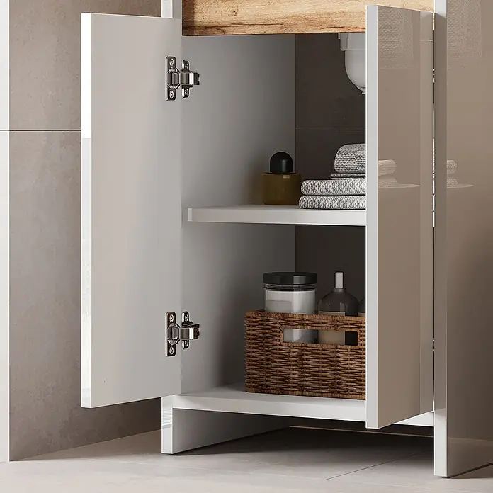 Vicco Badmöbel-Set Lemgo Weiß Hochglanz 2 Teile, mit Waschbecken und 2 Flügeltüren - Gesamtbreite Badmöbel: 48 cm, Weiß Hochglanz, Glänzend - Weißer Hochglanz-Badezimmerschrank mit offenen Türen, zeigt Innenregale mit Handtüchern, Flaschen und Weidenkorb.
