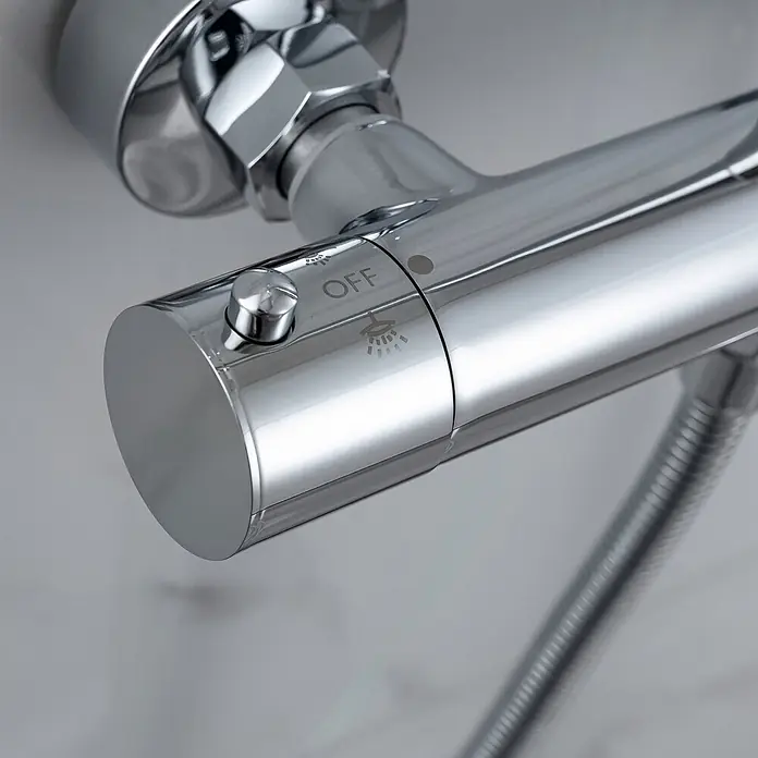 LOMAZOO Duschsystem LMZ-ARIEL - Lochabstand: 15 cm, Anzahl Strahlarten: 1 Stk., Chrom - Verchromte Duscharmatur mit „OFF“-Anzeige, Duschstrahlsymbol und flexiblem Schlauchanschluss.