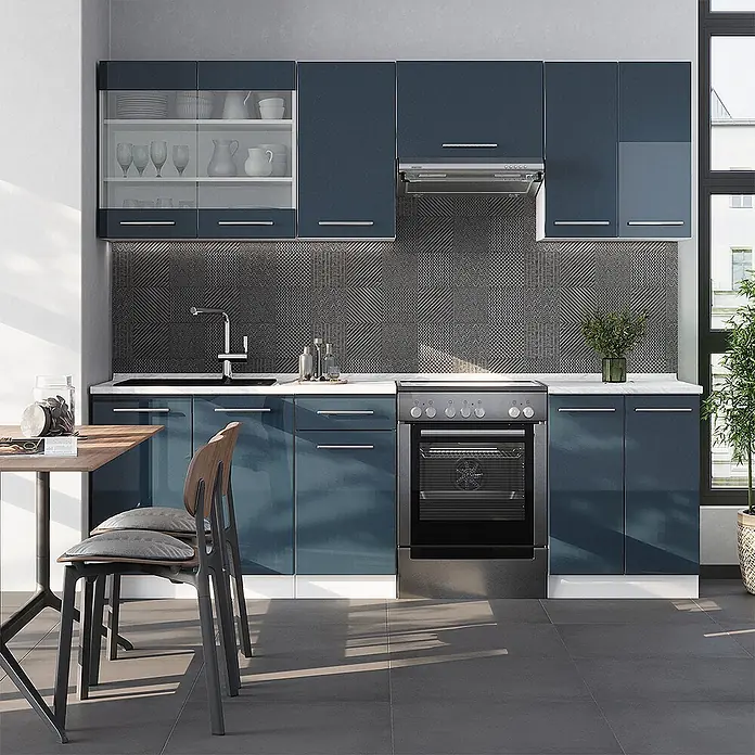 Vicco Küchenzeile Fame-Line Dunkelblau Hochglanz/Weiß, AP Anthrazit - Dunkelblau Hochglanz, Ohne Elektrogeräte - Moderne glänzende tiefblaue Küchenschränke mit weißen Arbeitsplatten, inklusive Glasvitrine, Spüle und integriertem Ofen.