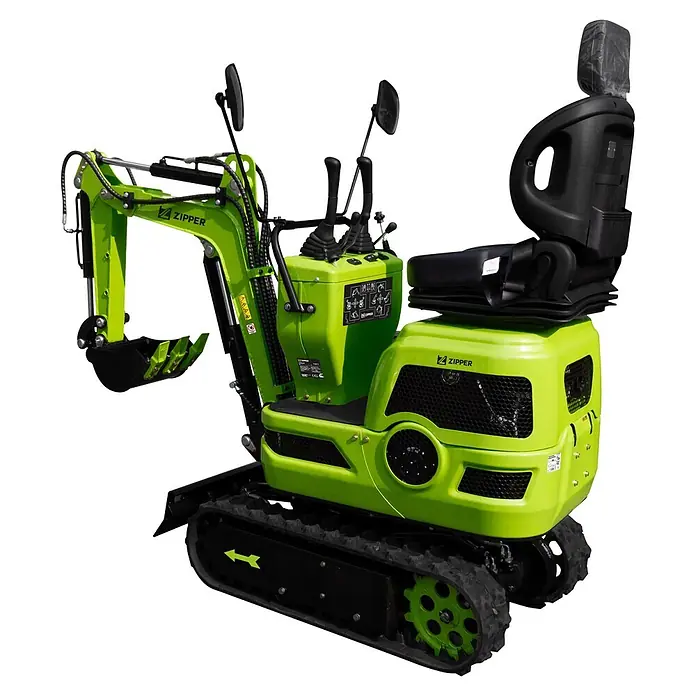 Zipper Minibagger ZI-MBG600H - 6,8 kW, Benzin, Auslegerschwenkbereich: -65 ° - 65 ° - Hellgrüner Kompaktbagger mit schwarzen Ketten und Sitz, bereit für Grabarbeiten.