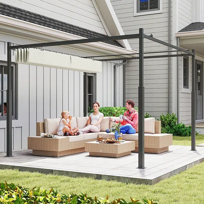 Outsunny Raffpavillon - B x T: 298 x 298 cm, Farbe Dach: Beige - Dunkelgraue Metallpergola mit beigefarbenem Faltdach spendet Schatten über einer Sitzgruppe im Freien mit Familie.